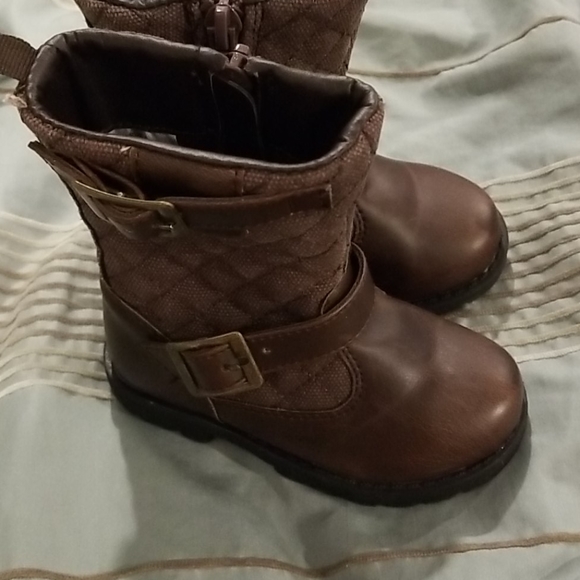 Last one!  Brown toddler boots size 6 - Picture 3 of 3